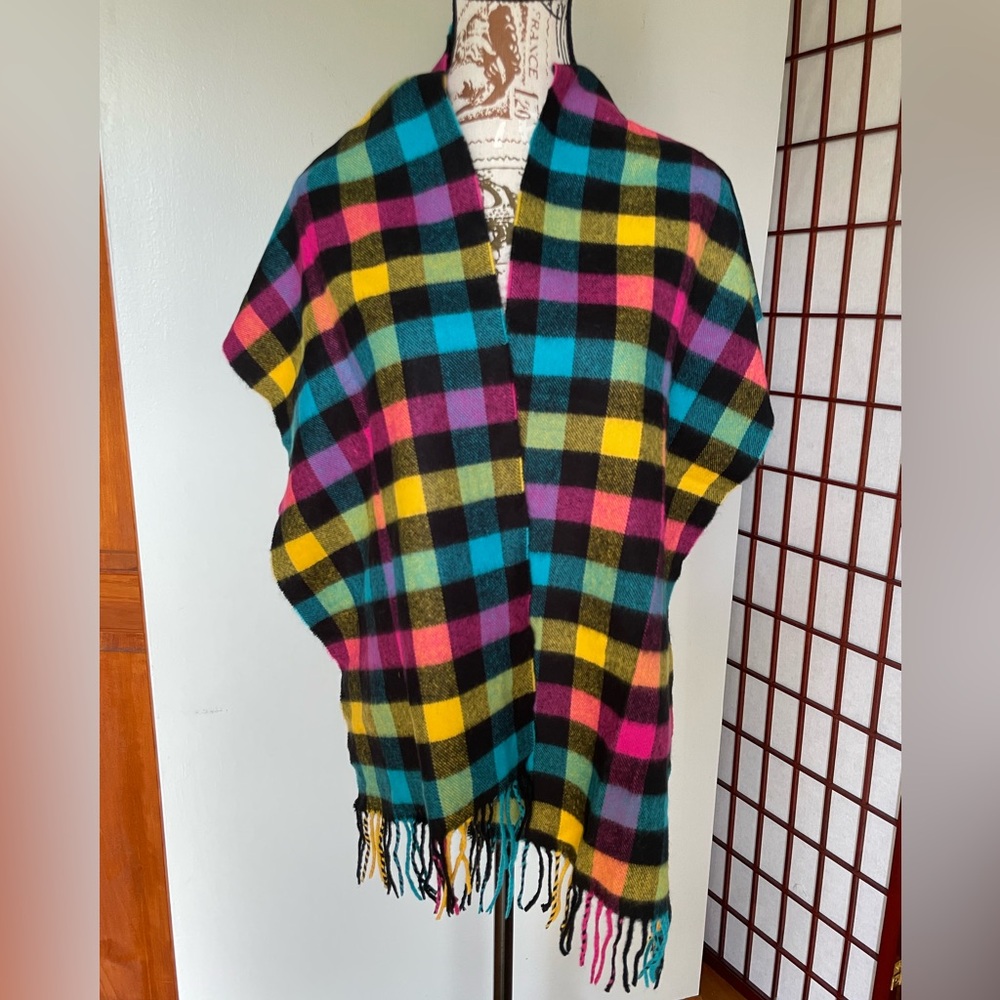 NWOT D&Y Checked Scarf